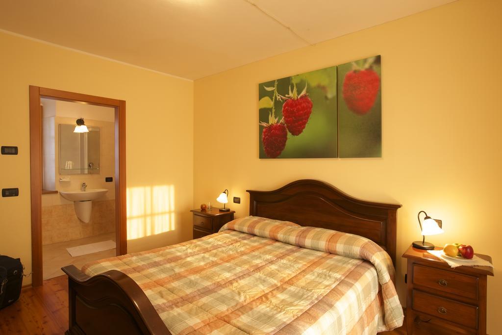 Agriturismo Al Picchio Villa Ala Phòng bức ảnh